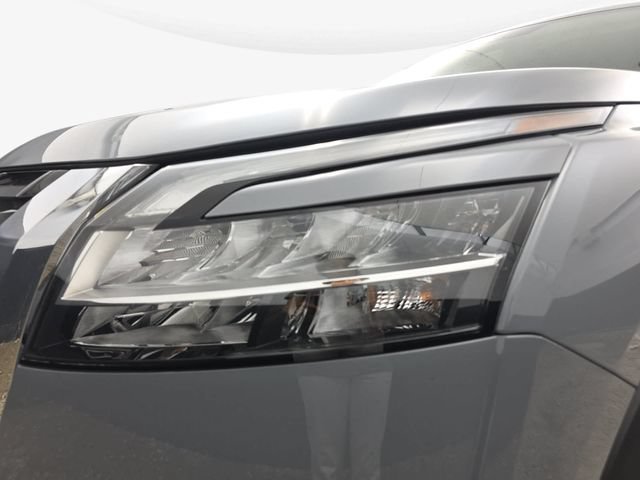 Used 2024 Nissan Pathfinder Platinum w/ Cargo Package FWD image 32