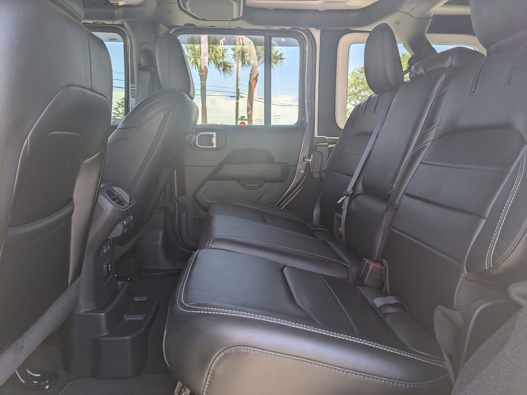 Used 2021 Jeep Wrangler Unlimited Sahara w/ Cold Weather Group AWD/4WD image 12