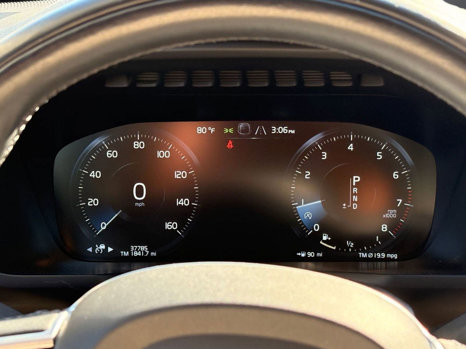 Certified 2022 Volvo XC90 T6 Momentum w/ Advanced Package image 19