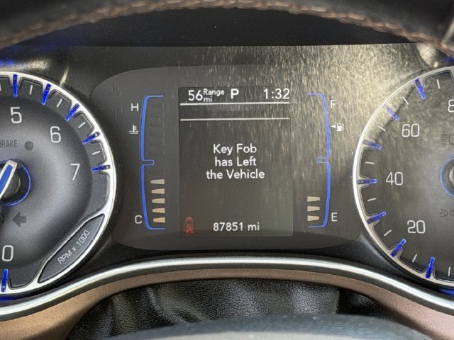 Used 2018 Chrysler Pacifica Touring-L w/ Tire & Wheel Group FWD image 14