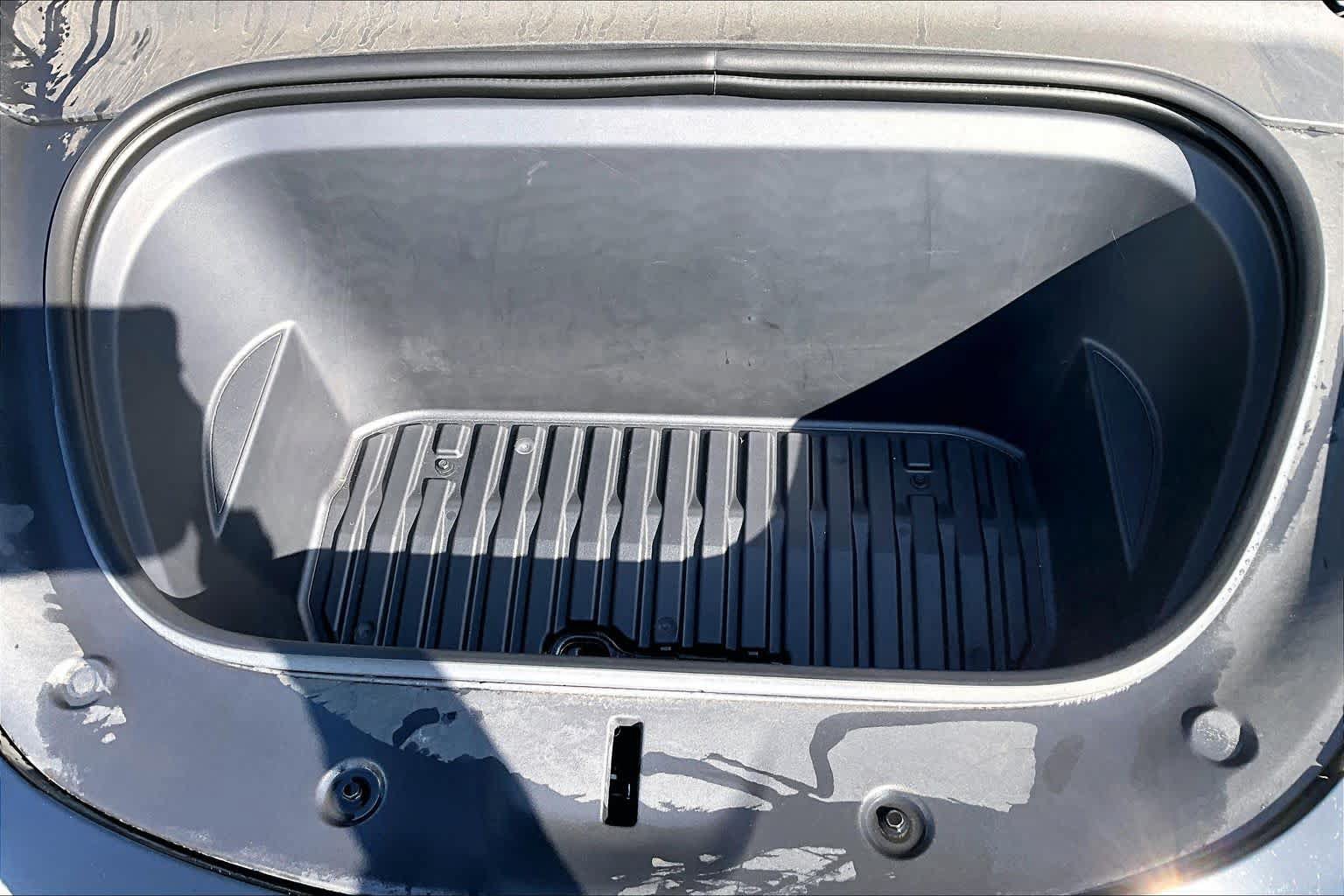 Used 2023 Tesla Model Y AWD image 32