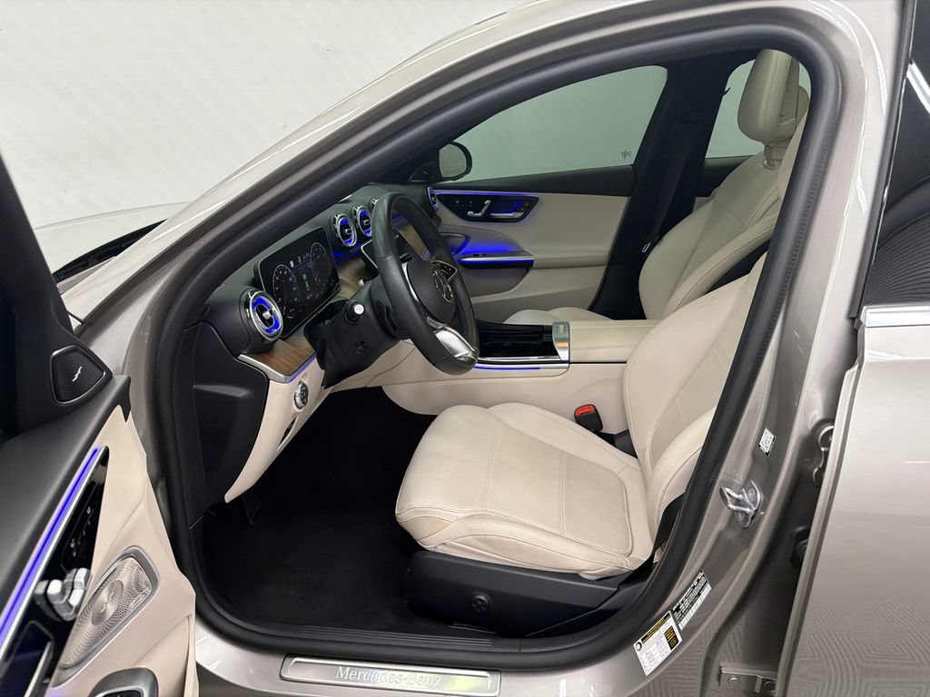 Used 2023 Mercedes-Benz C 300 4MATIC Sedan image 9
