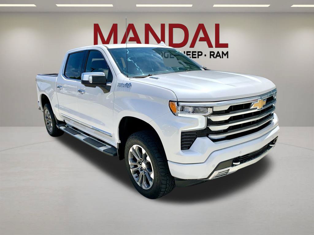 Used 2023 Chevrolet Silverado 1500 High Country w/ Technology Package AWD/4WD image 4