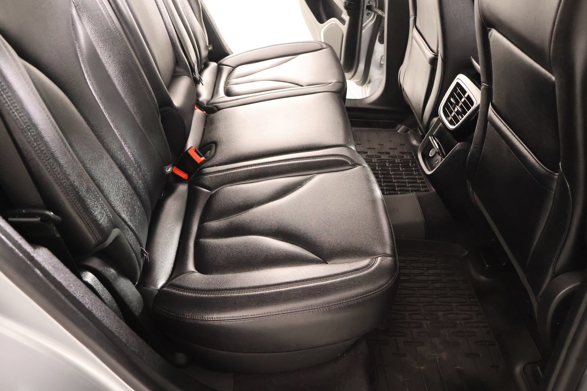Used 2023 Lincoln Nautilus AWD w/ Premium Package image 15
