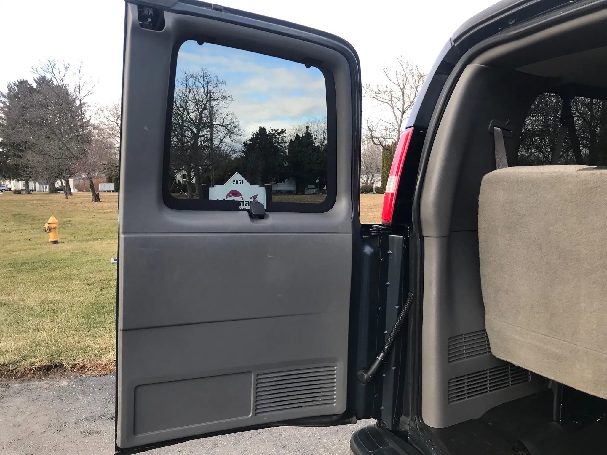 Used 2017 Chevrolet Express 3500 LT w/ LT Preferred Equipment Group image 27