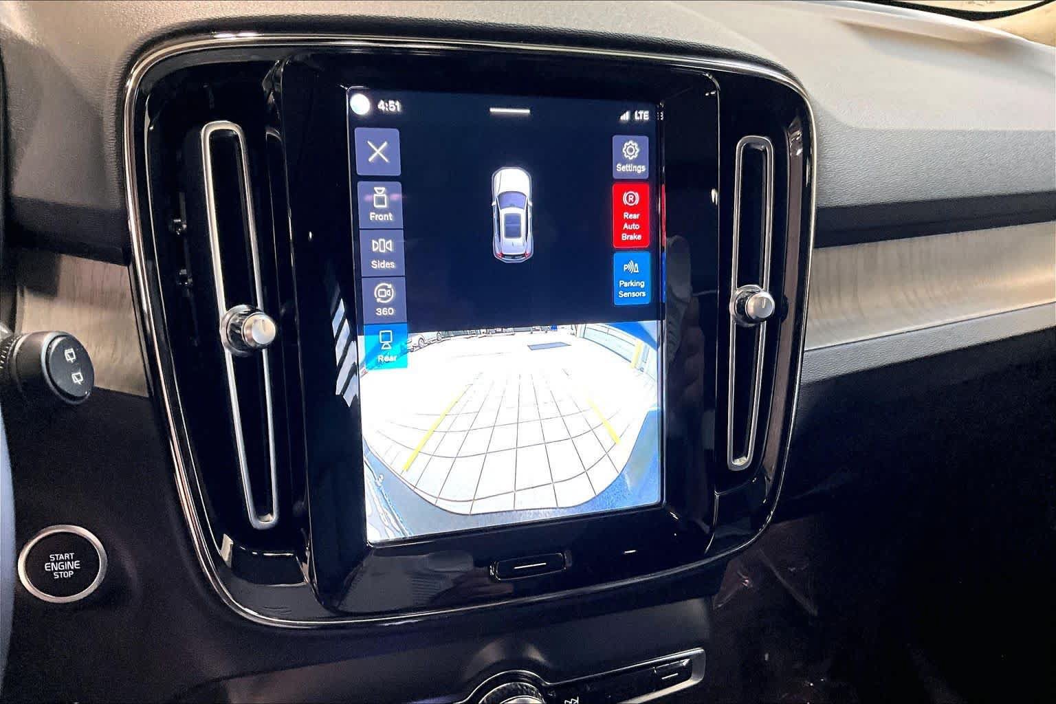 Certified 2023 Volvo XC40 B5 Ultimate w/ Climate Package AWD/4WD image 28