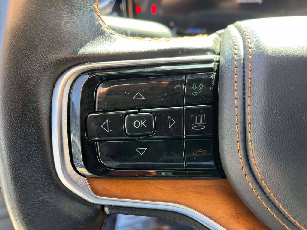 Used 2022 Jeep Grand Wagoneer Series III w/ Rear-Seat Entertainment Group AWD/4WD image 21