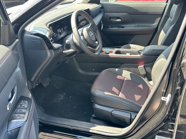 New 2026 Nissan Kicks SR w/ Cold Weather Package FWD image 11