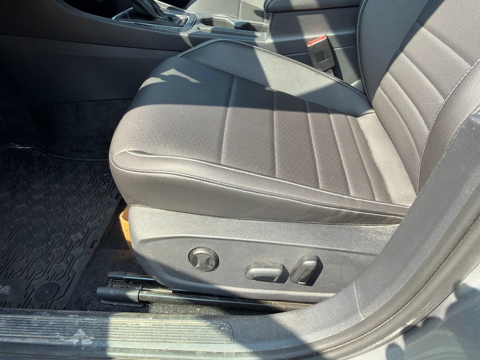 Certified 2023 Volkswagen Jetta SE FWD image 23