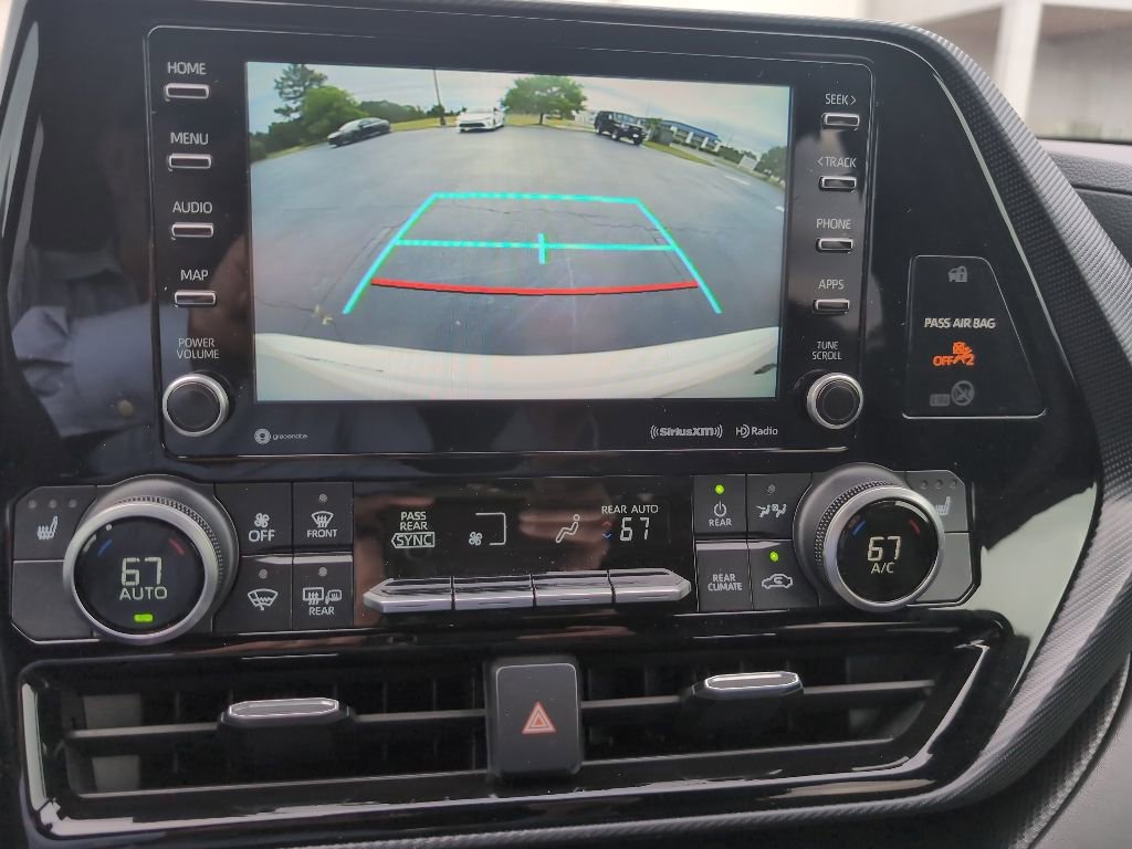 Used 2021 Toyota Highlander XSE FWD image 17