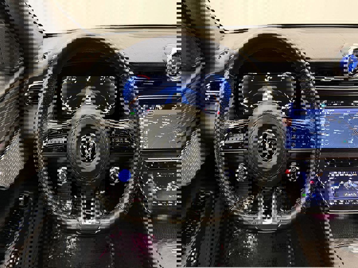 Used 2024 Maserati Grecale Modena image 10