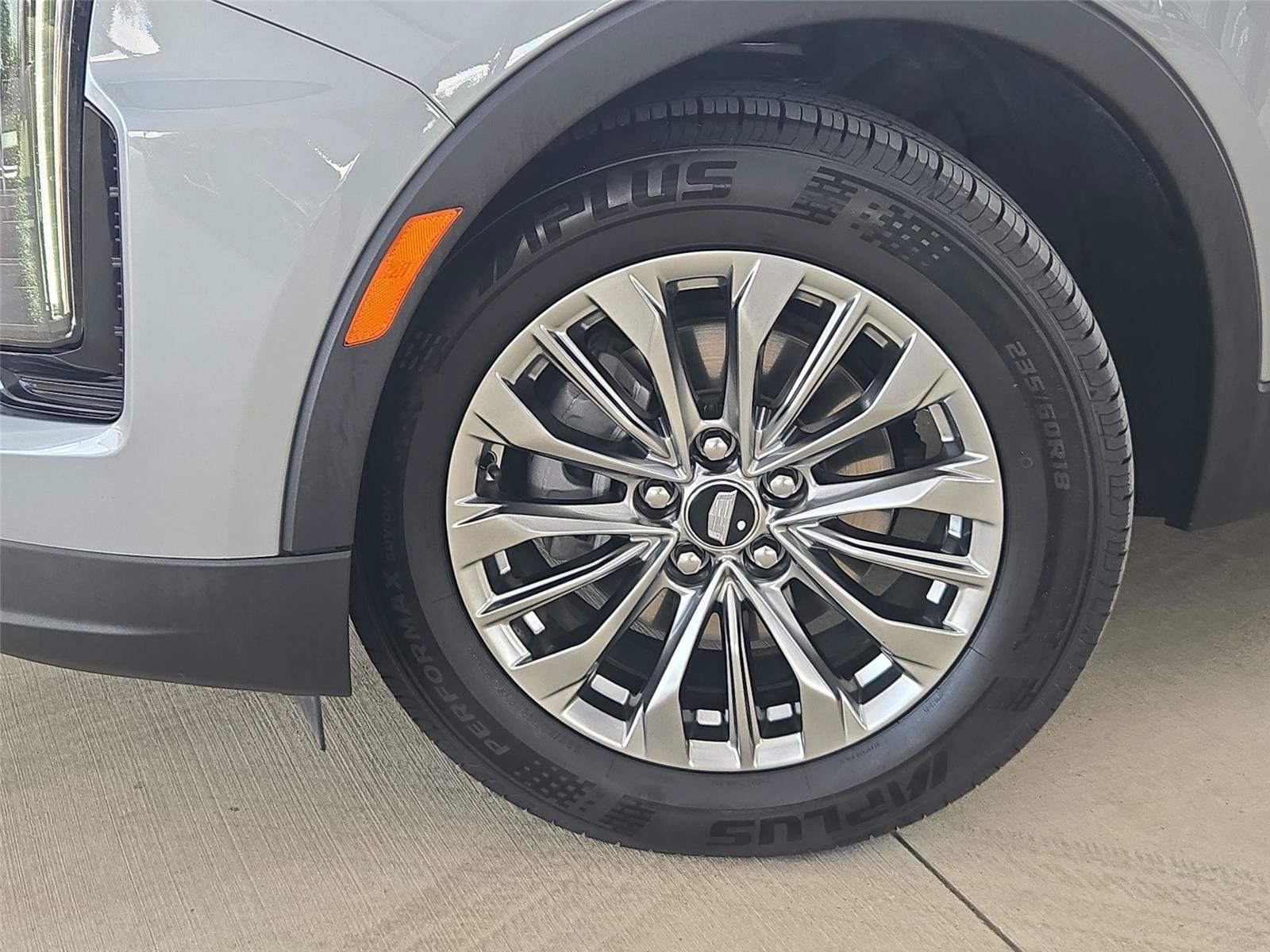 Used 2024 Cadillac XT4 Premium Luxury FWD image 8