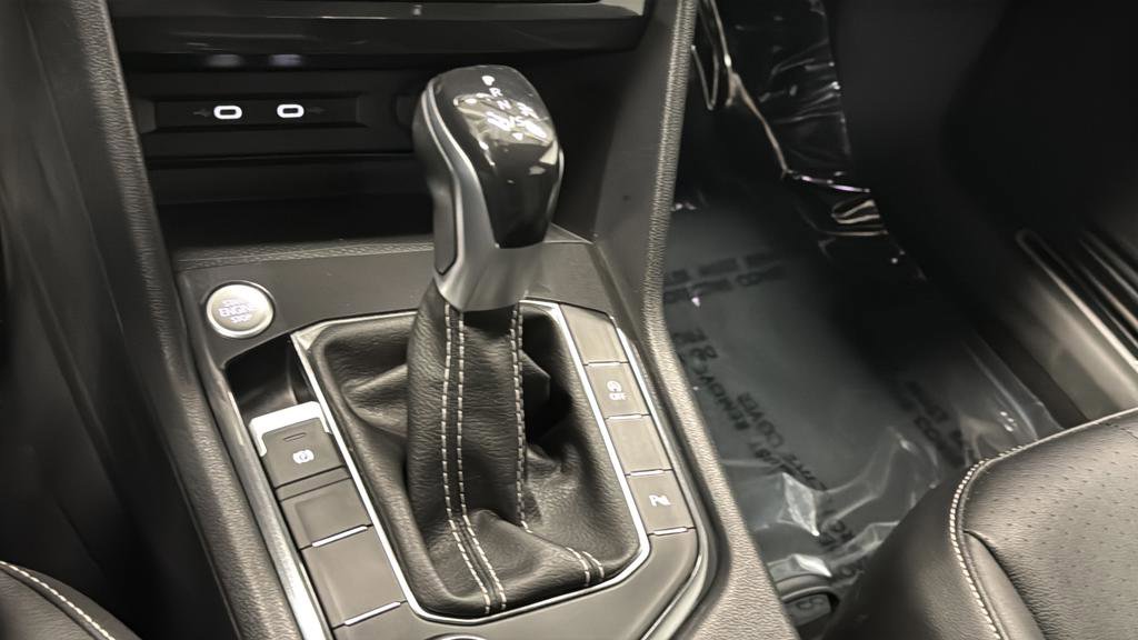 Used 2022 Volkswagen Tiguan SE R-Line image 19