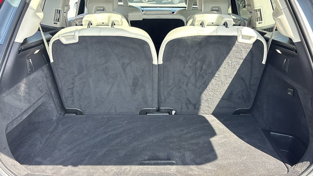 Used 2022 Volvo XC90 T5 Momentum w/ Climate Package image 33