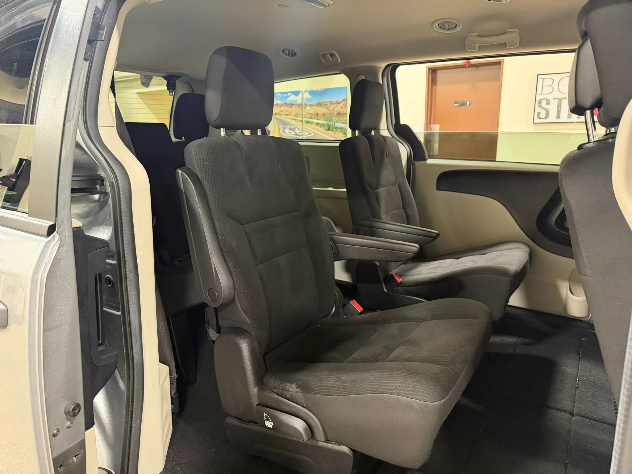 Used 2019 Dodge Grand Caravan SE image 25