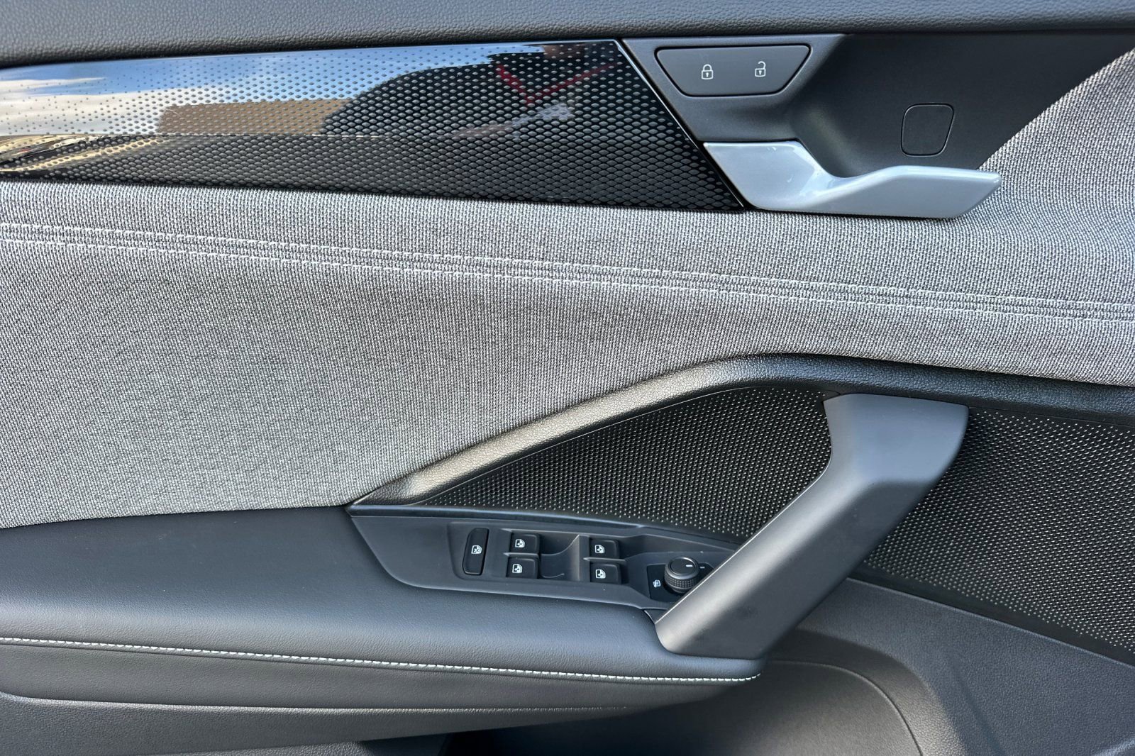 New 2026 Volkswagen Tiguan S AWD/4WD image 10