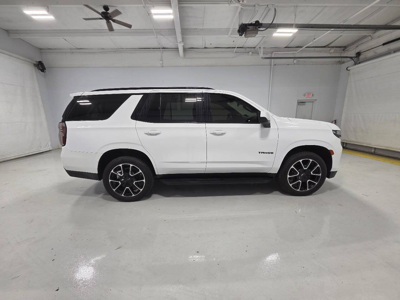 Used 2023 Chevrolet Tahoe RST AWD/4WD image 11