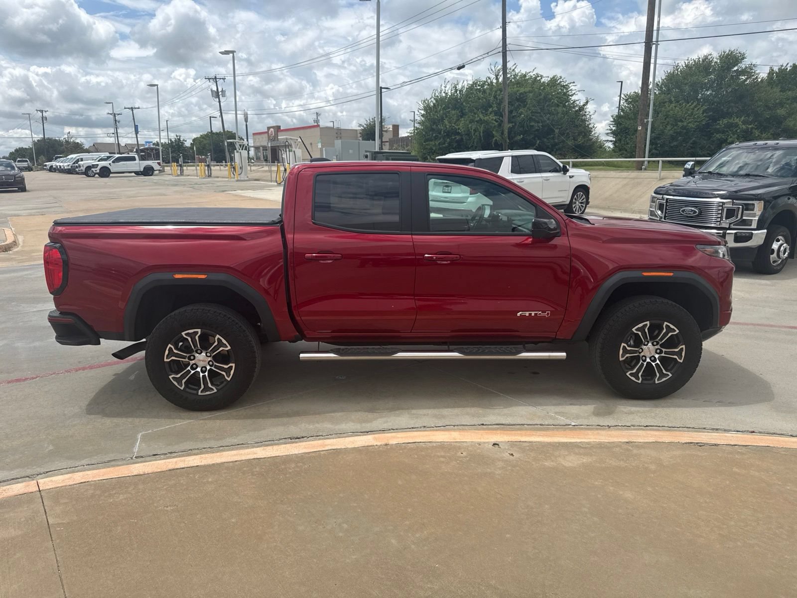 Used 2023 GMC Canyon AT4 w/ AT4 Premium Package AWD/4WD image 4