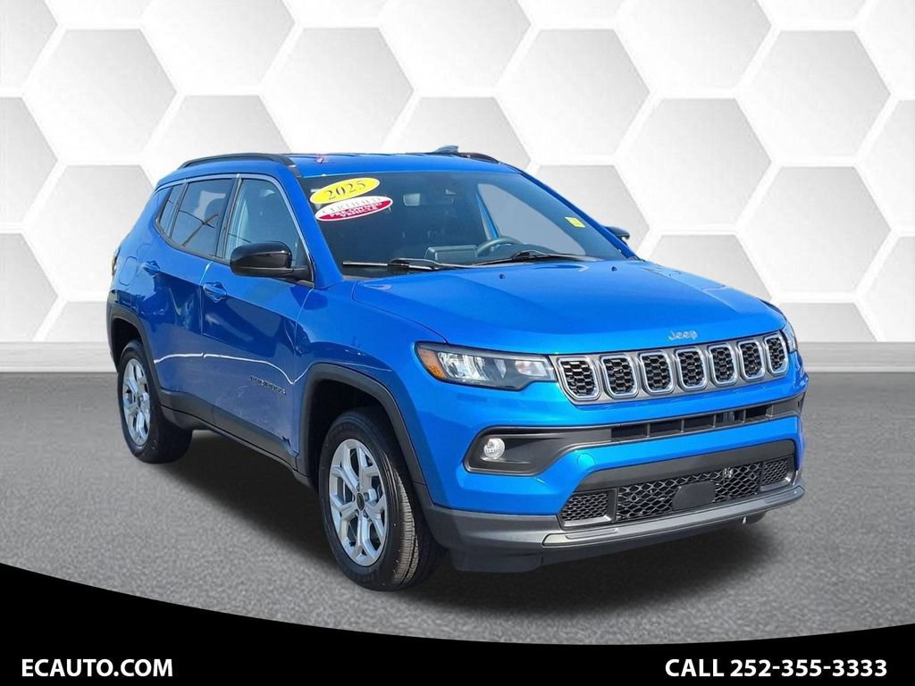 Certified 2025 Jeep Compass Latitude AWD/4WD image 1