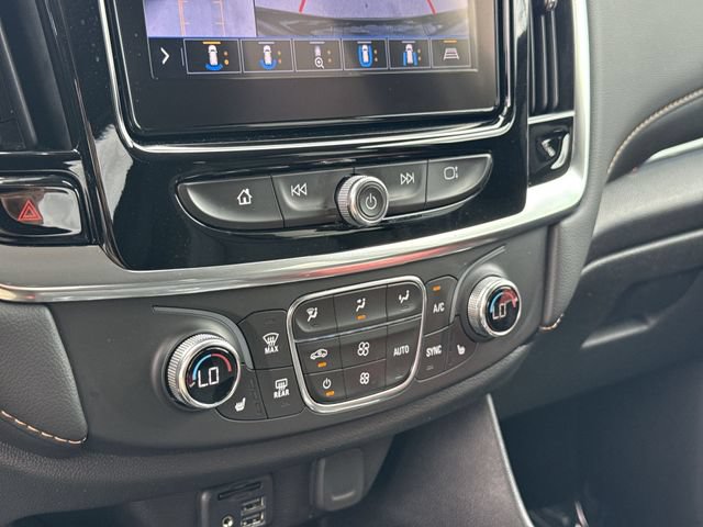 Used 2021 Chevrolet Traverse RS FWD image 18
