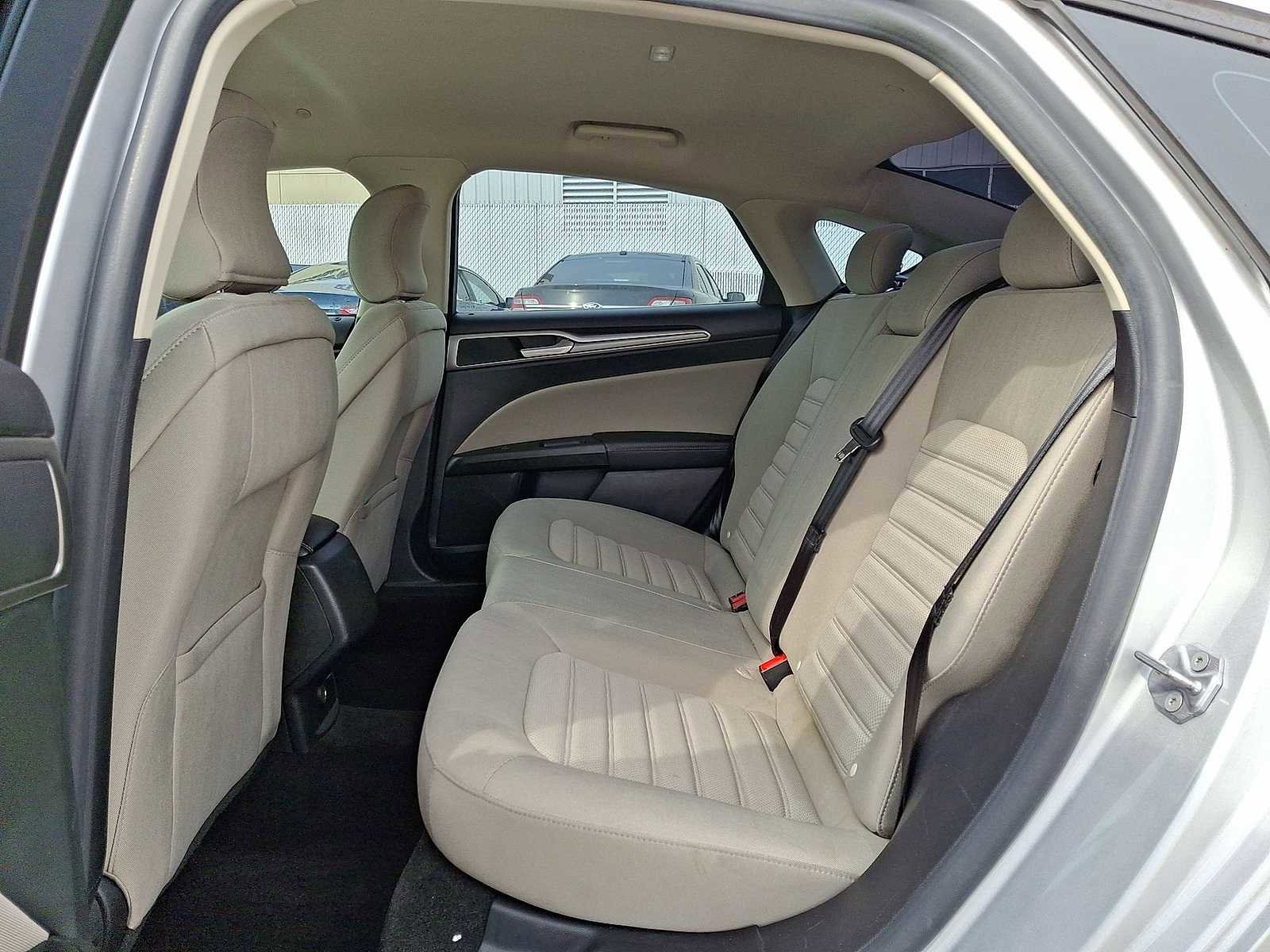 Used 2018 Ford Fusion S image 28