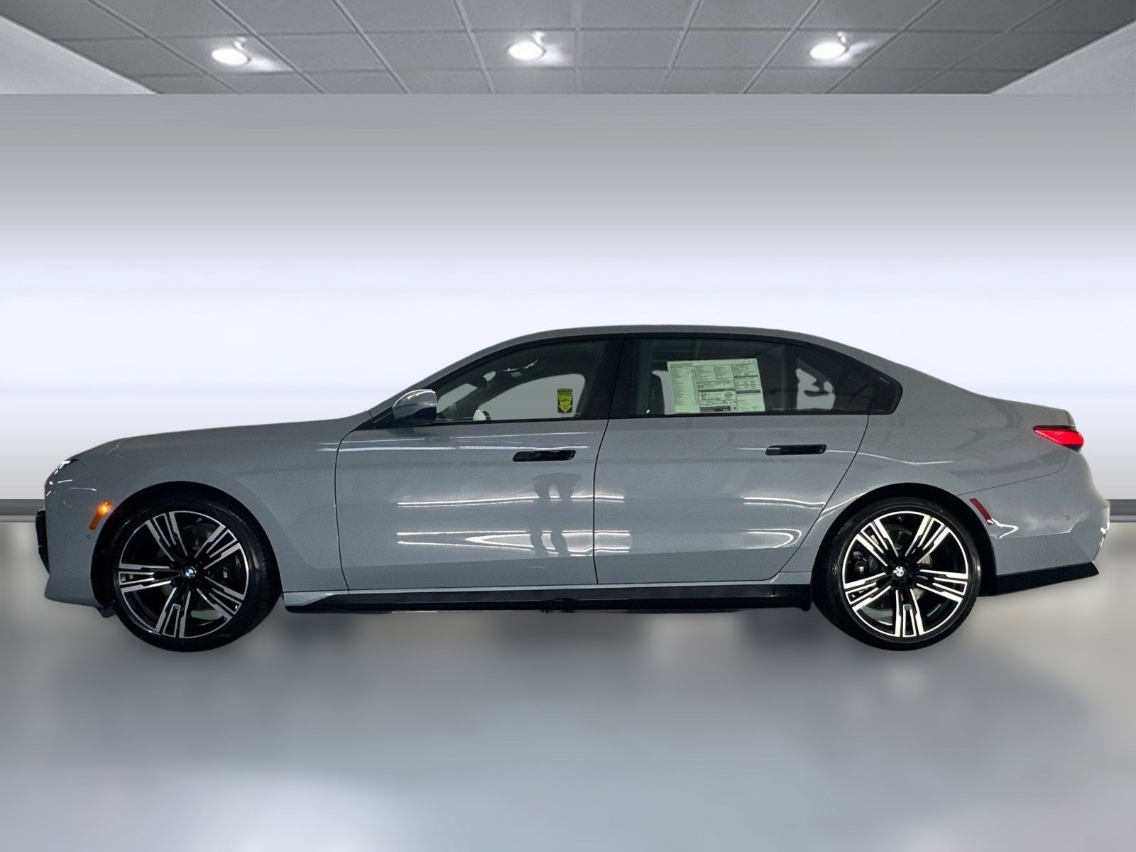 Used 2026 BMW i7 eDrive50 w/ M Sport Package image 2