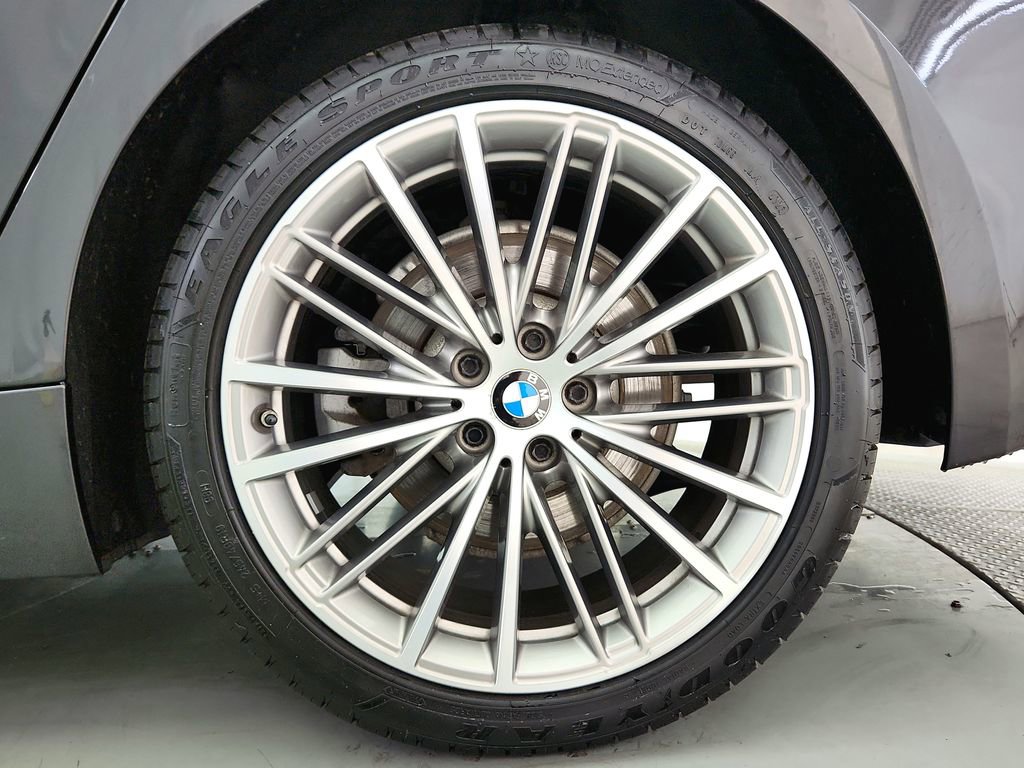 Used 2019 BMW 530i xDrive AWD/4WD image 36