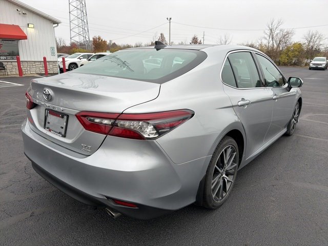 Used 2023 Toyota Camry XLE w/ Cold Weather Package image 7
