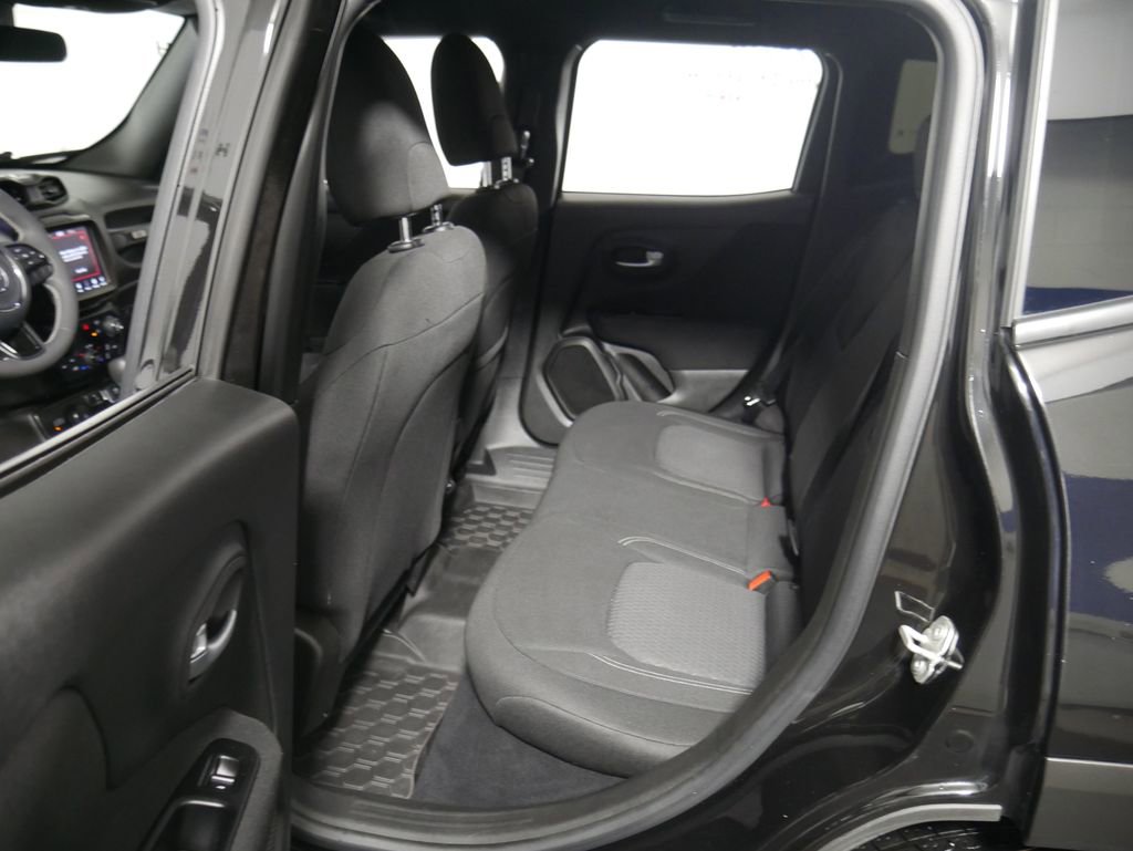 Used 2021 Jeep Renegade Latitude image 12