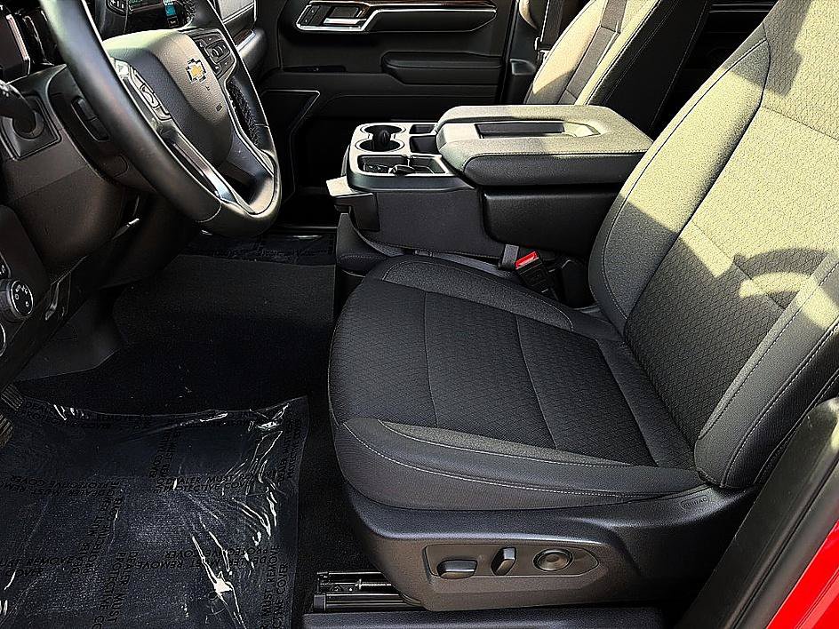 Used 2024 Chevrolet Silverado 1500 LT AWD/4WD image 11