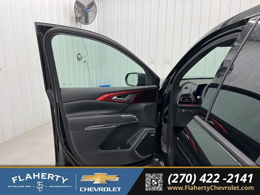 Used 2024 Chevrolet Traverse RS w/ LPO, Floor Liner Package AWD/4WD image 8