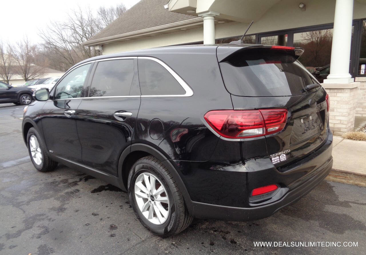 Used 2019 Kia Sorento AWD image 4