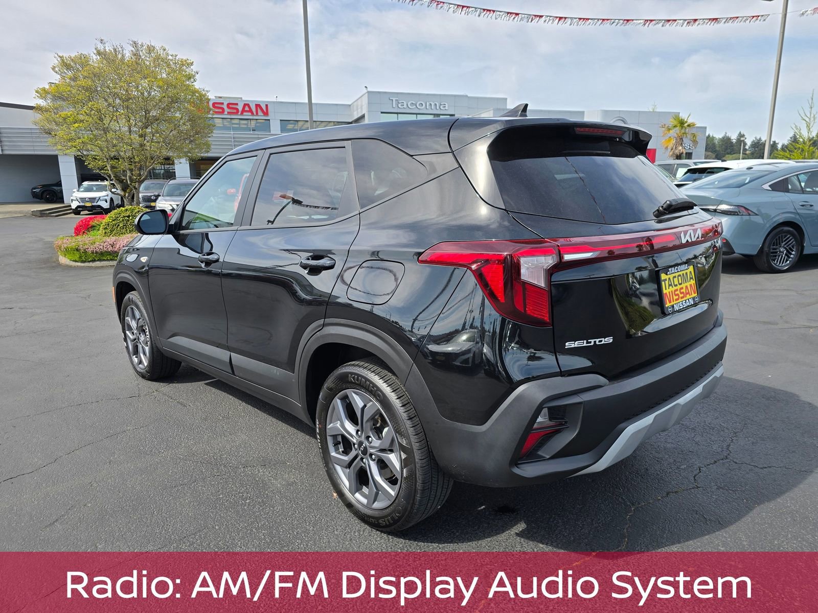 Used 2025 Kia Seltos LX AWD/4WD image 3