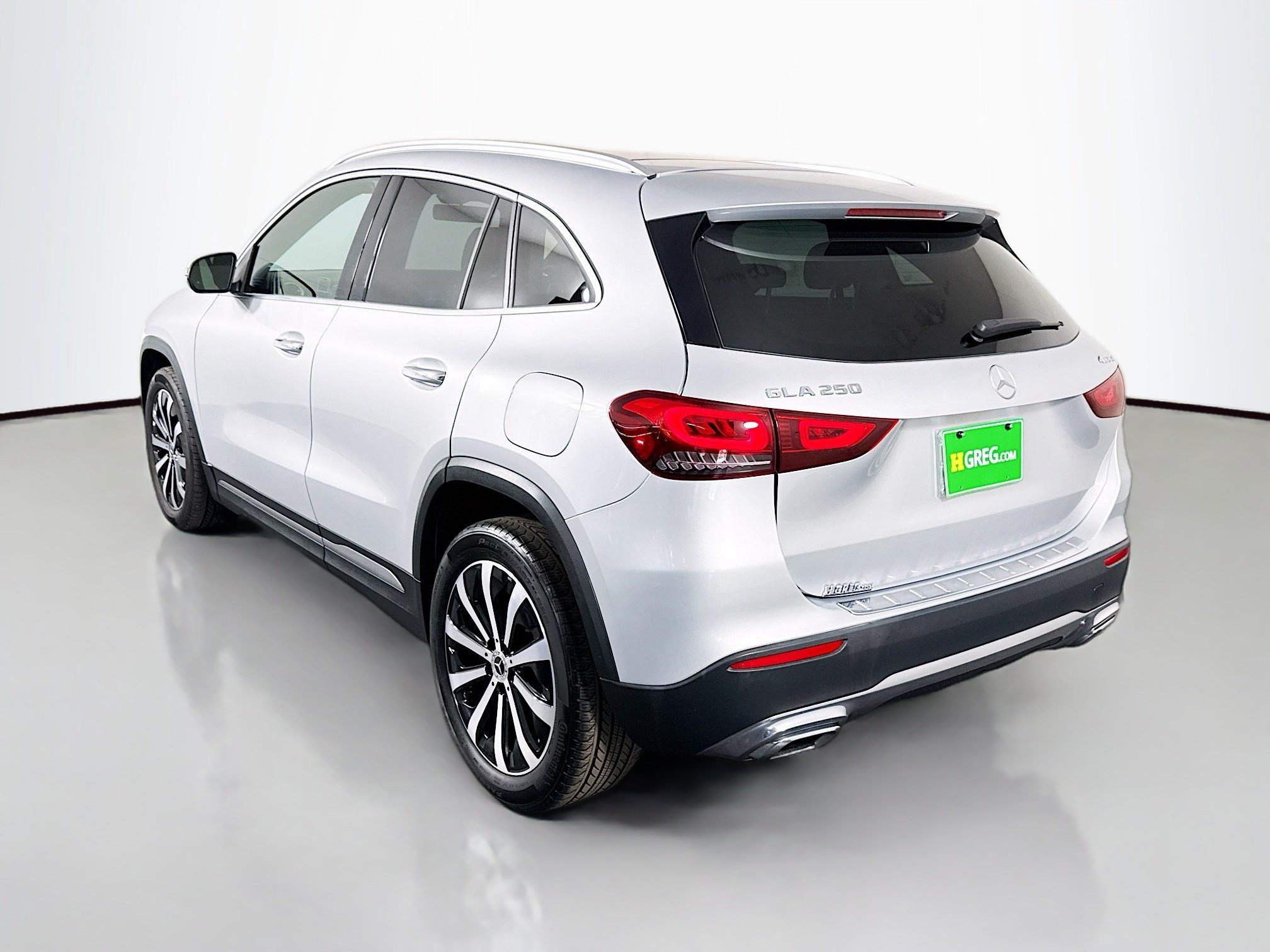Used 2023 Mercedes-Benz GLA 250 4MATIC w/ Premium Package image 7