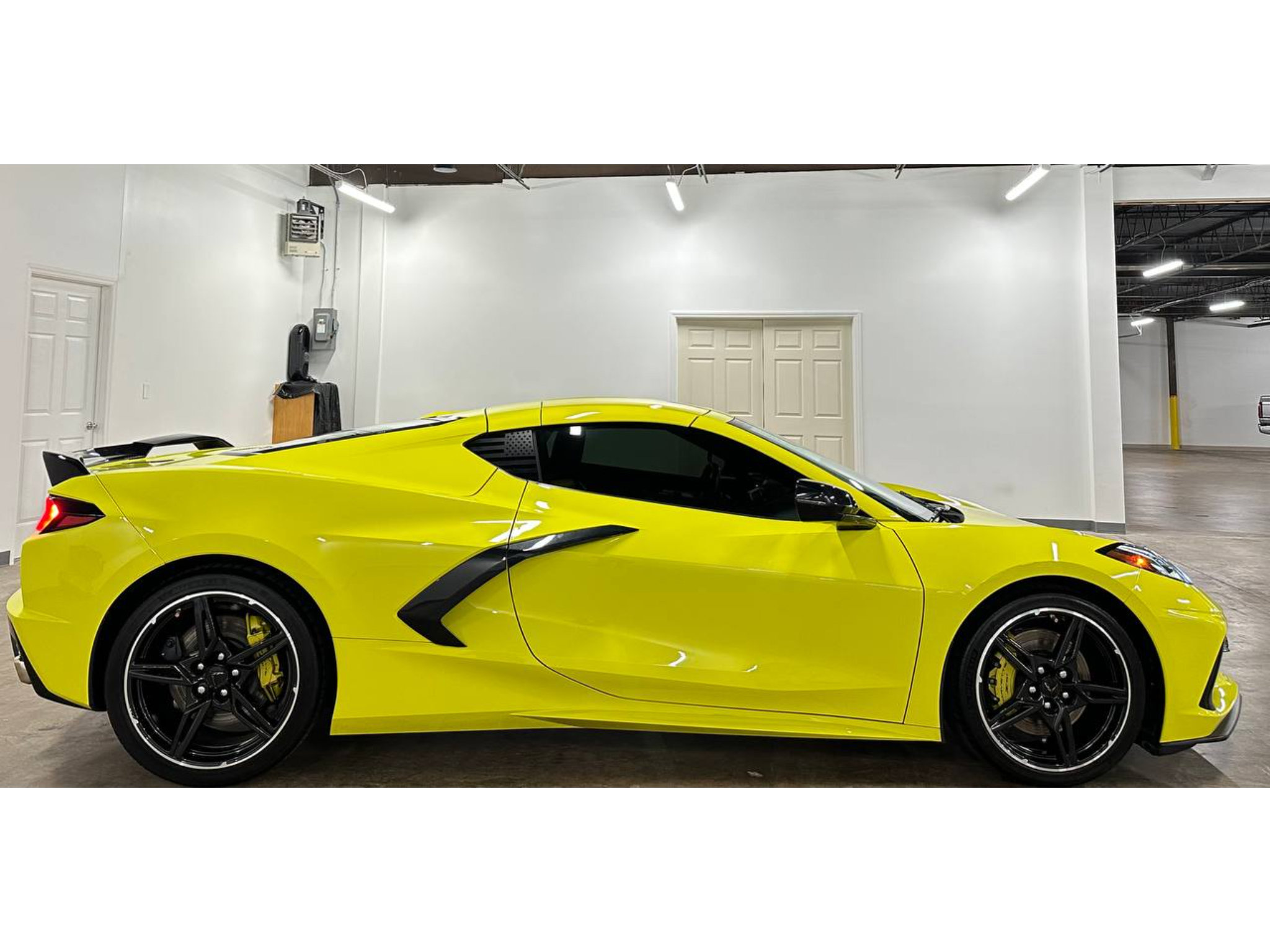 Used 2024 Chevrolet Corvette Stingray Preferred Cpe w/ Z51 Performance Package RWD image 8