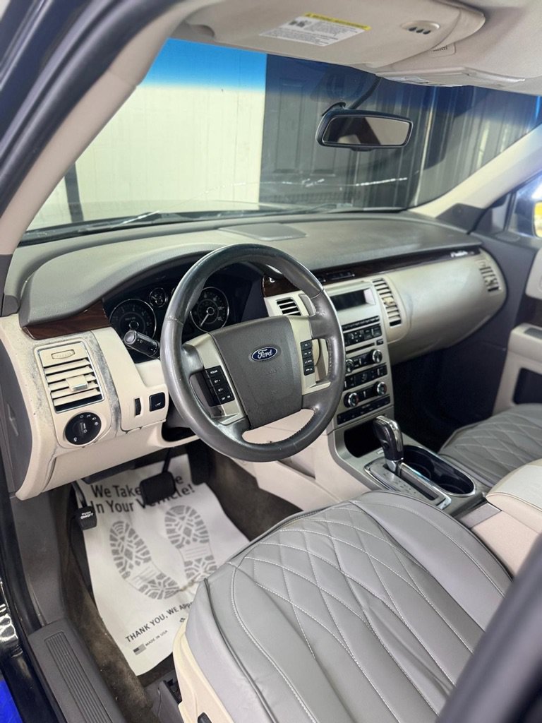 Used 2011 Ford Flex SEL w/ Rapid Spec Order Code FWD image 25
