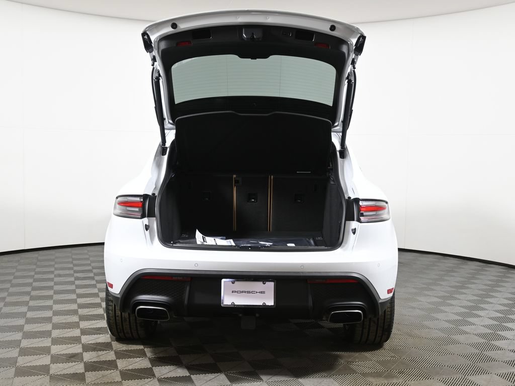 Used 2026 Porsche Macan AWD/4WD image 43