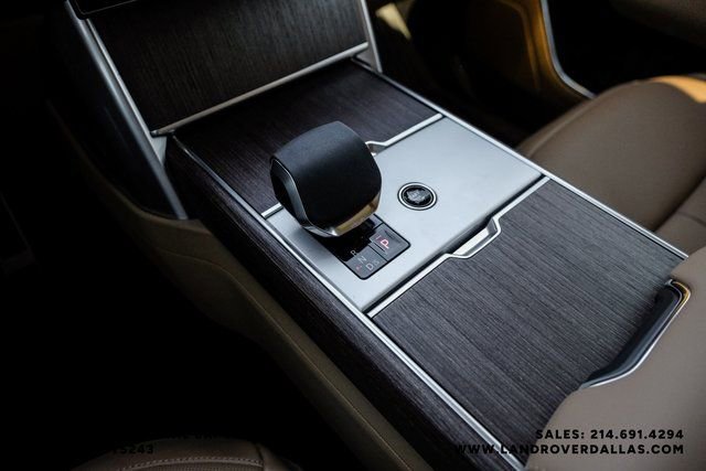 New 2026 Land Rover Range Rover Long Wheelbase SE image 24