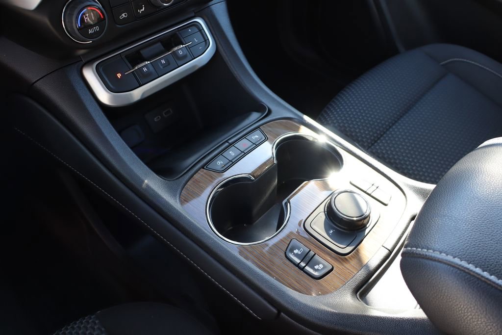 Used 2023 GMC Acadia SLE w/ Driver Convenience Package image 26