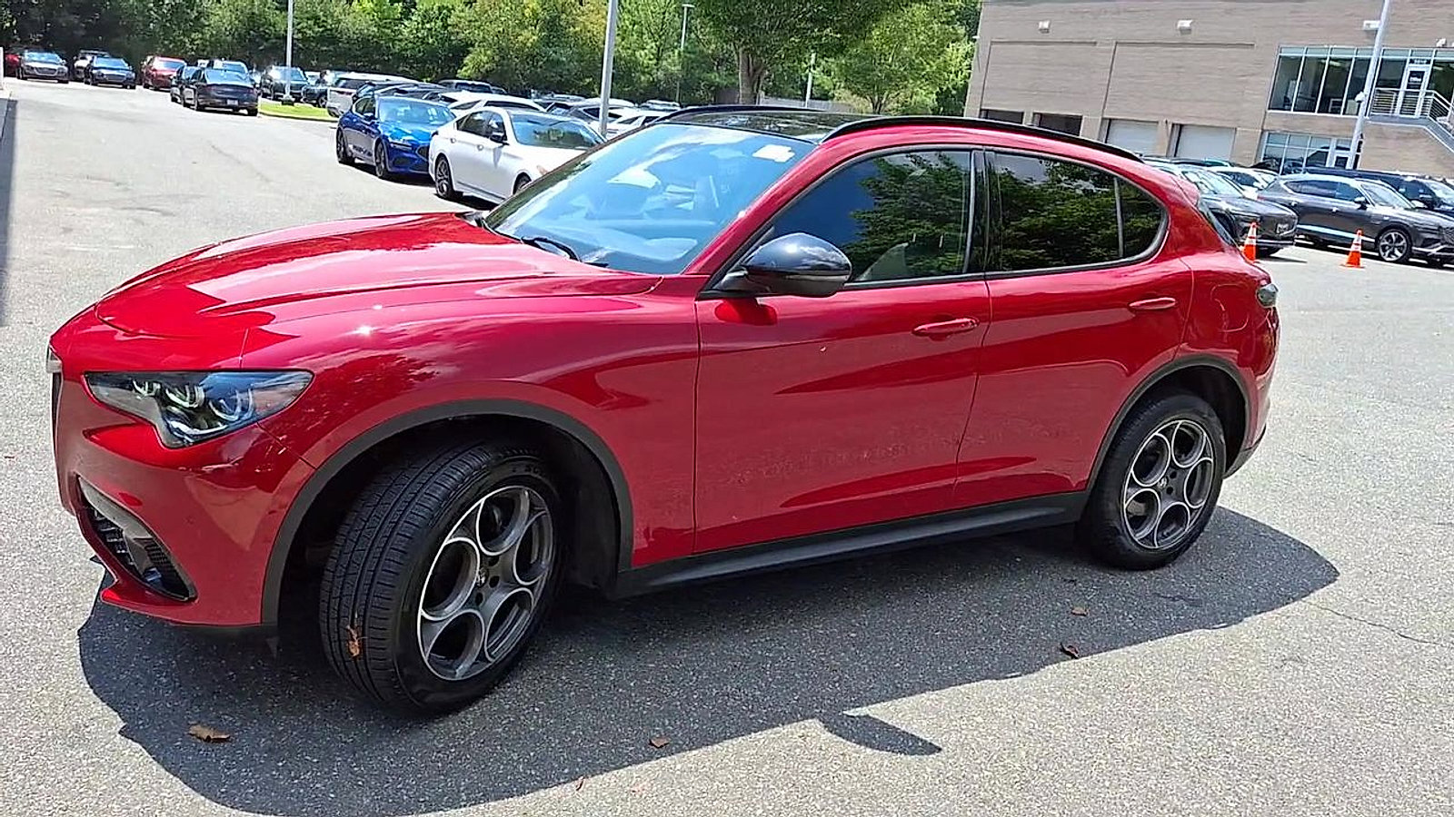 Used 2024 Alfa Romeo Stelvio Sprint image 4
