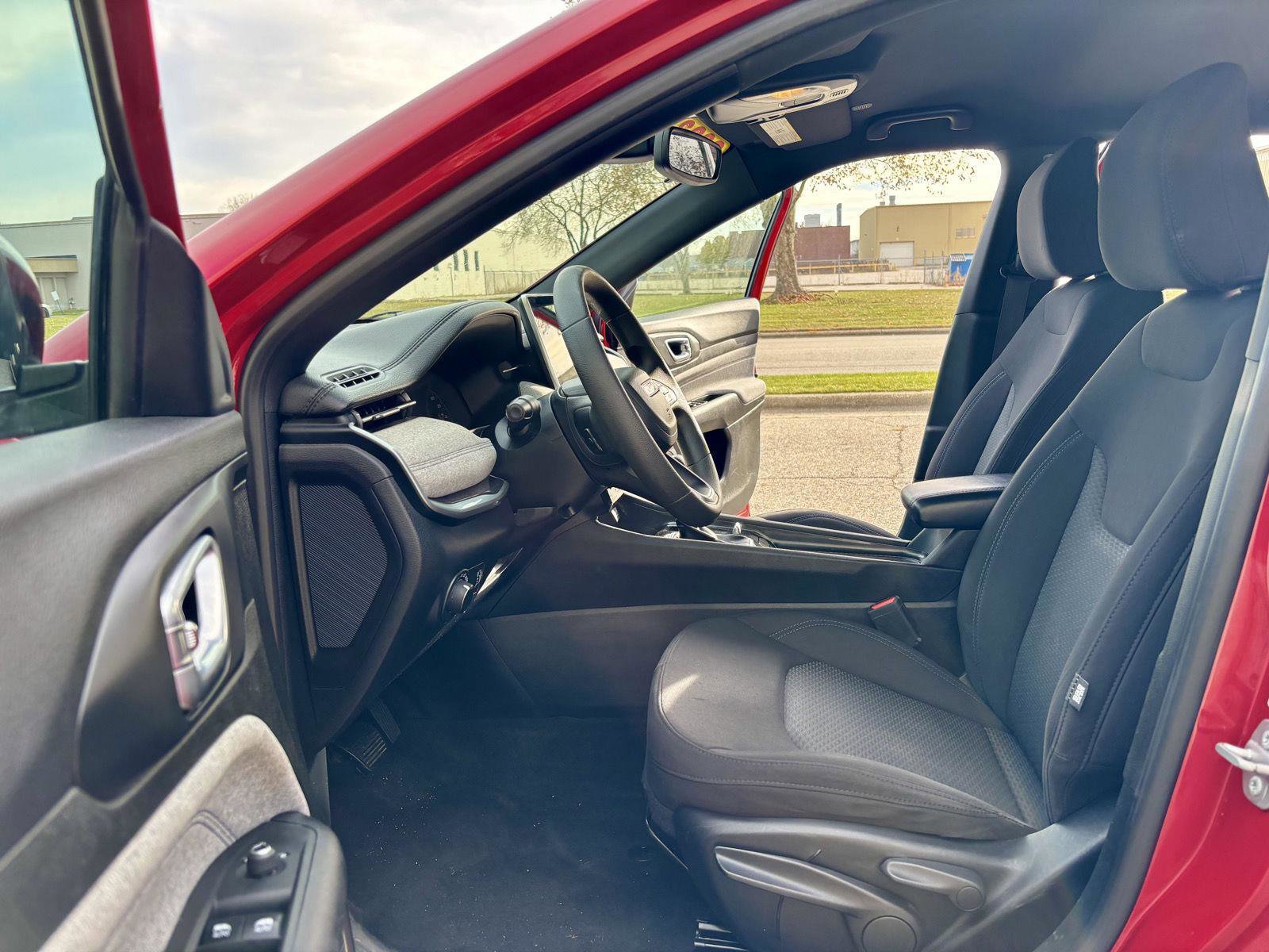 Used 2023 Jeep Compass Sport image 7