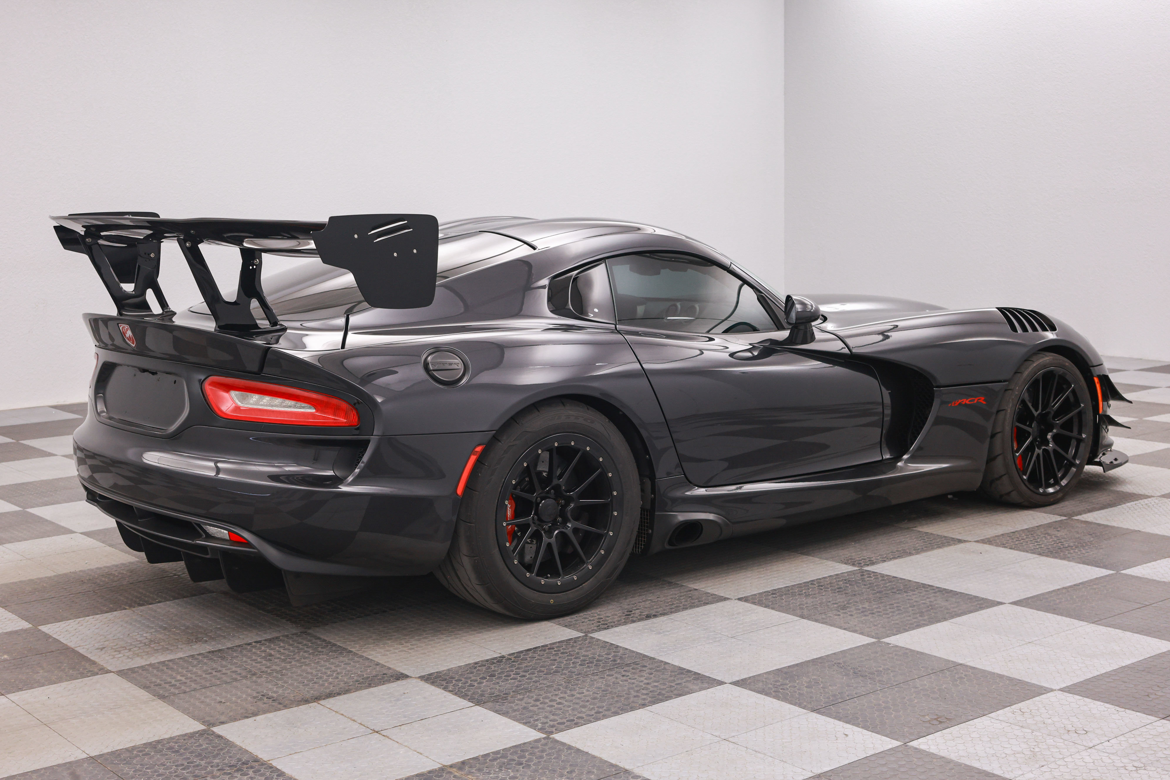 Used 2017 Dodge Viper ACR w/ Extreme Aero Package RWD image 16