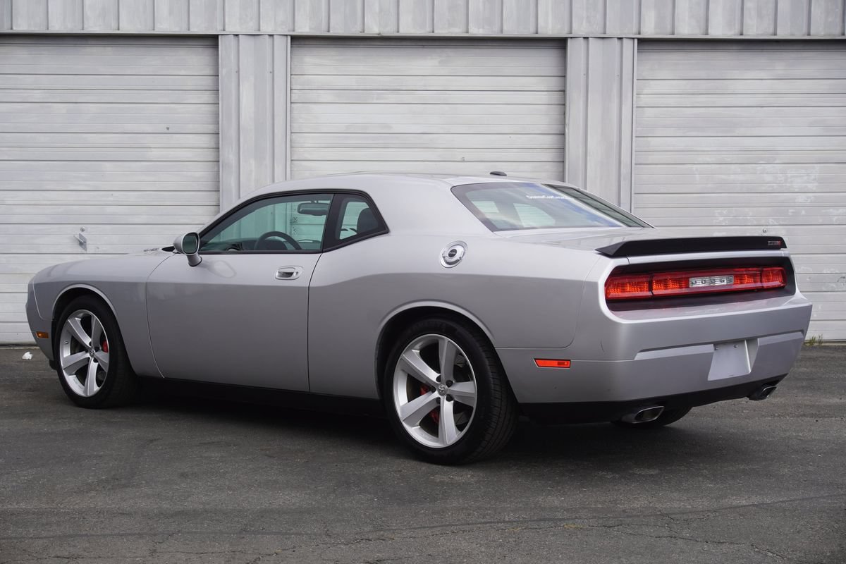 Used 2009 Dodge Challenger SRT8 RWD image 3