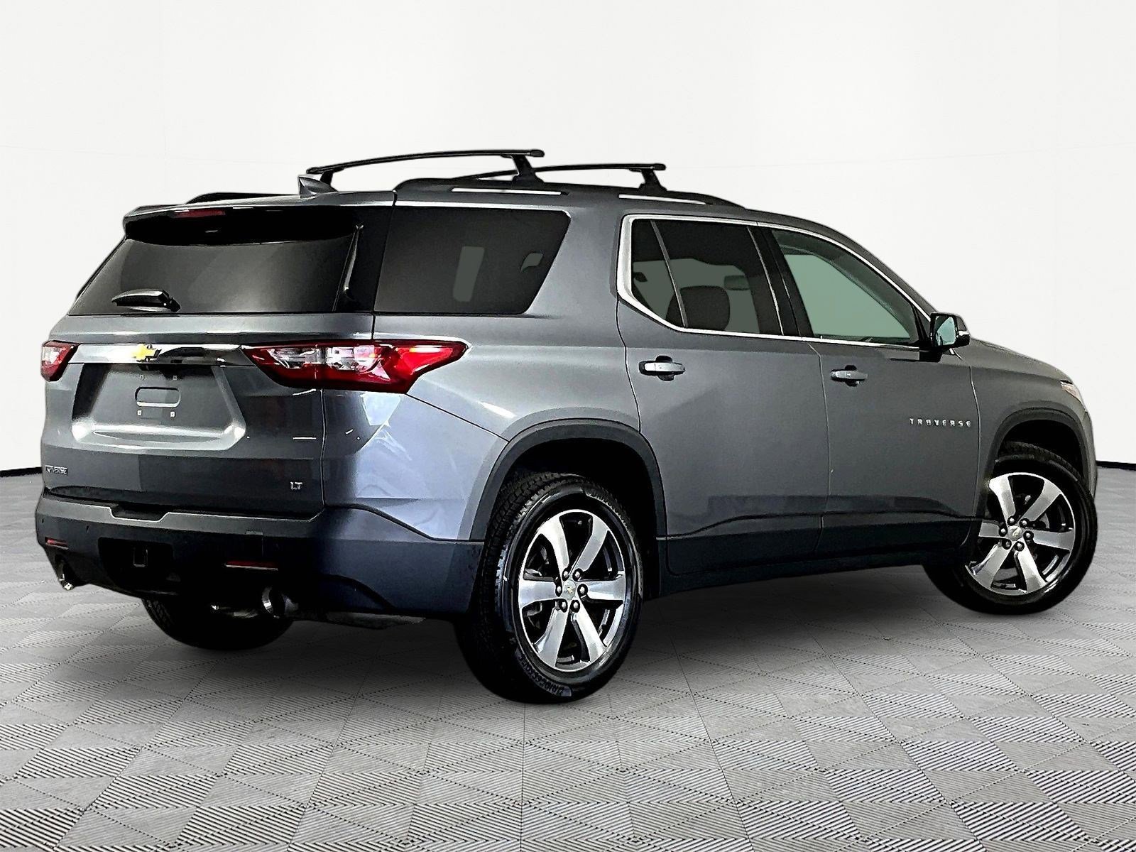 Used 2019 Chevrolet Traverse LT w/ LT Premium Package FWD image 6
