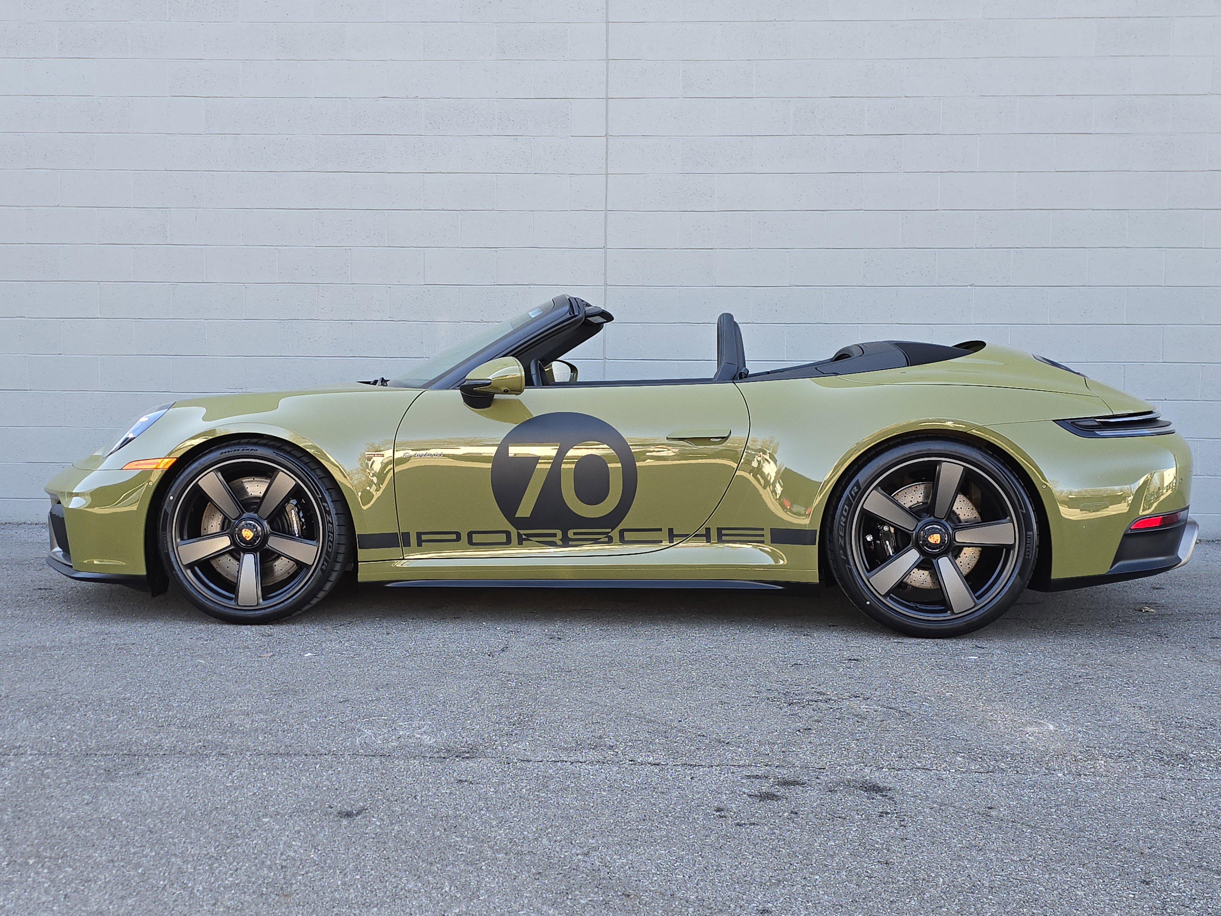 New 2026 Porsche 911 Carrera GTS image 2