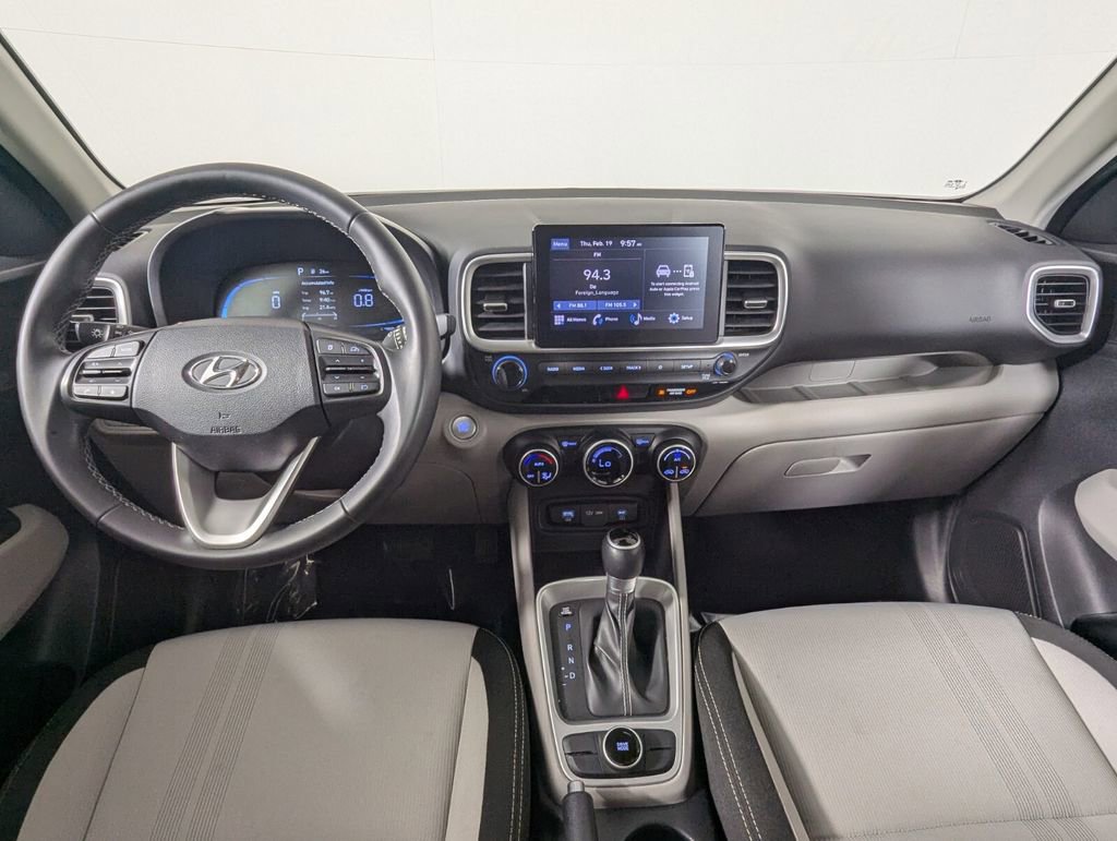 Used 2024 Hyundai Venue SEL image 14