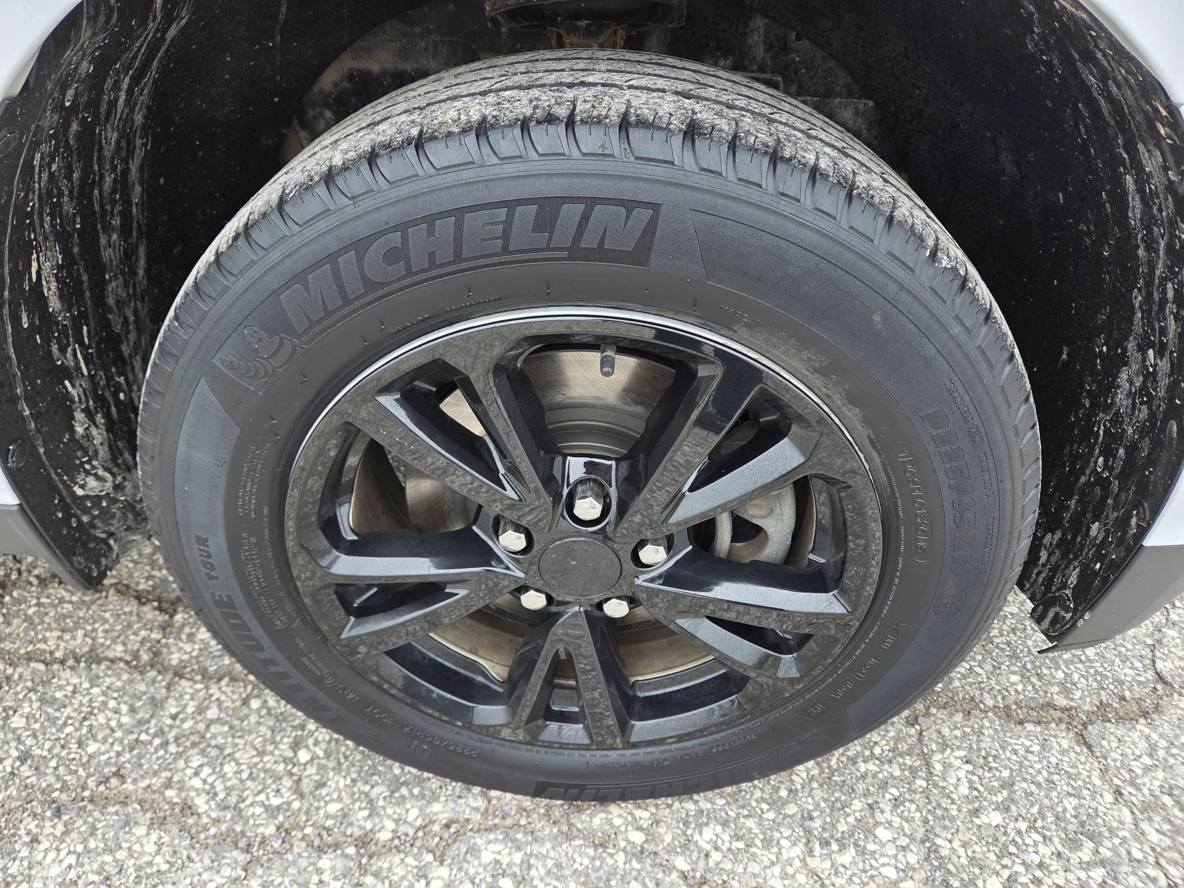 Used 2017 Chevrolet Equinox LT w/ Convenience Package image 13