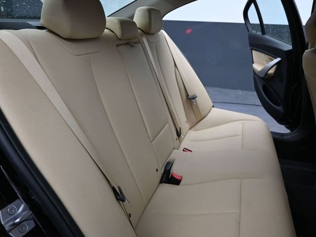 Used 2018 BMW 320i Sedan image 18
