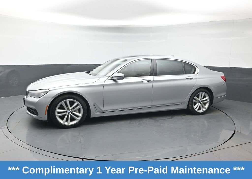 Used 2016 BMW 750i xDrive image 2