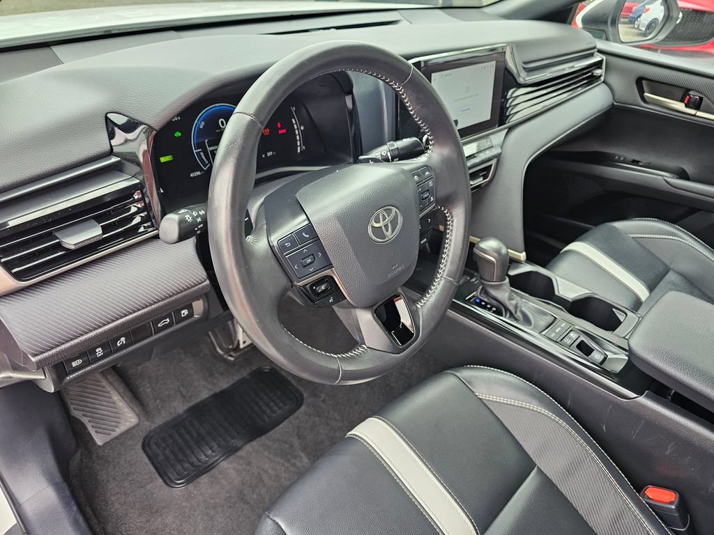 Used 2025 Toyota Camry SE FWD image 23